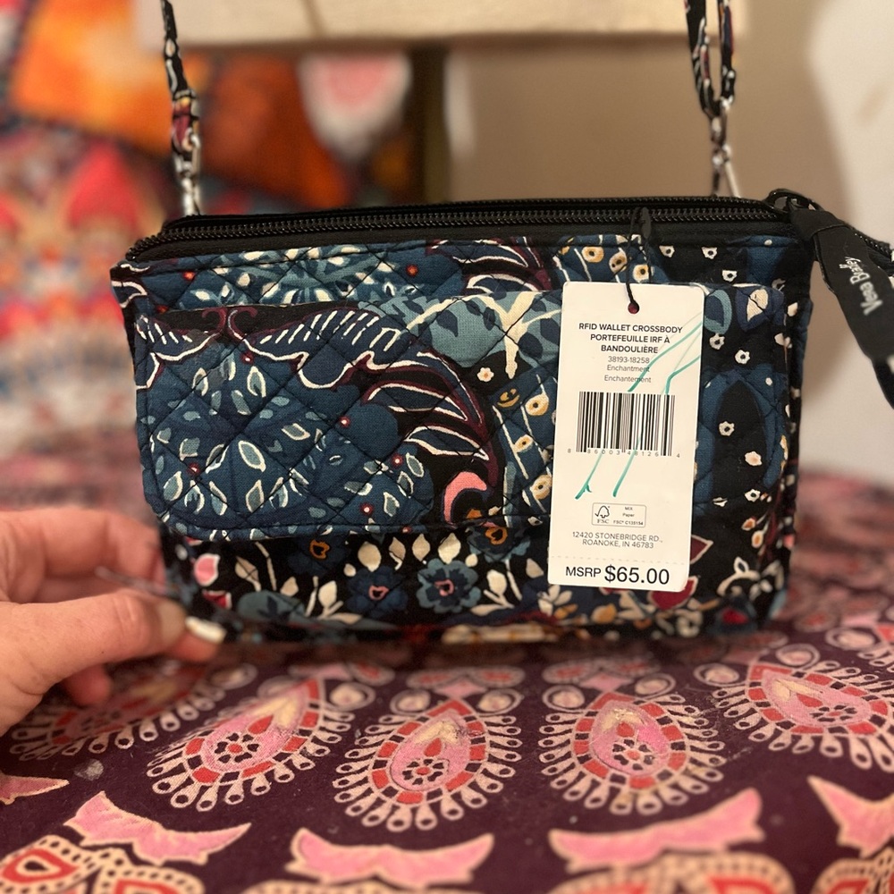 Vera Bradley Crossbody wallet